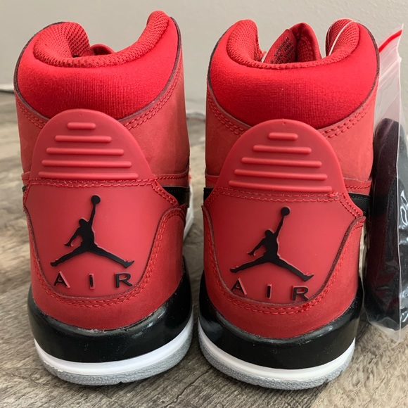 jordan legacy 312 pistons - Picture 4 of 5